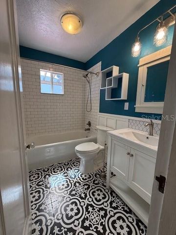 2448 4TH AVENUE N, St Petersburg, FL 33713