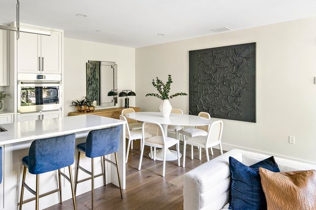 20 Kinmonth Rd 201, Newton, MA 02468