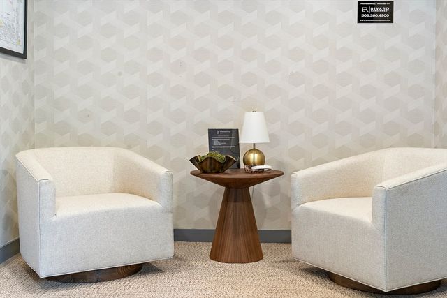 20 Kinmonth Rd 201, Newton, MA 02468