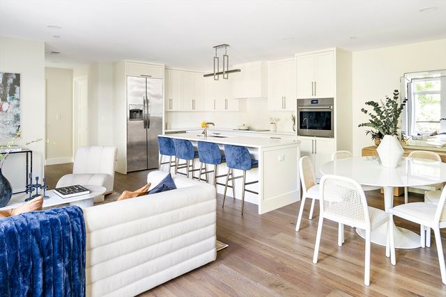 20 Kinmonth Rd 201, Newton, MA 02468