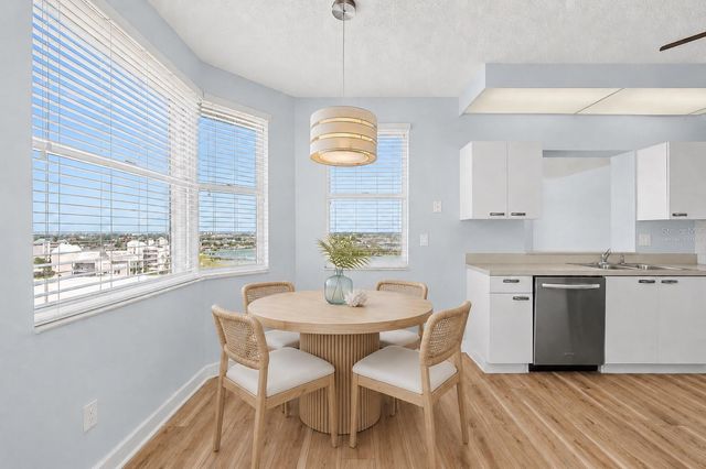 7963 SAILBOAT KEY BOULEVARD S PH801, South Pasadena, FL 33707