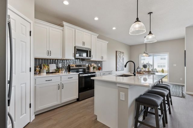 2807 Autumn Woods Drive, Cedar Falls, IA 50613