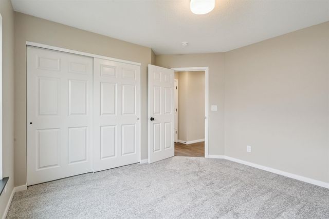 2807 Autumn Woods Drive, Cedar Falls, IA 50613
