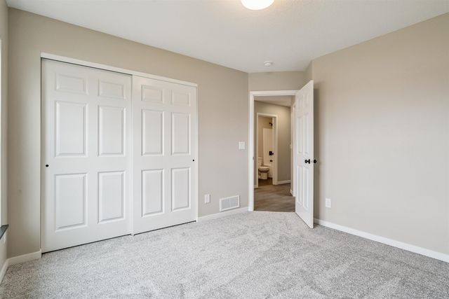 2807 Autumn Woods Drive, Cedar Falls, IA 50613