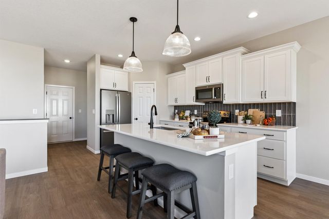 2807 Autumn Woods Drive, Cedar Falls, IA 50613