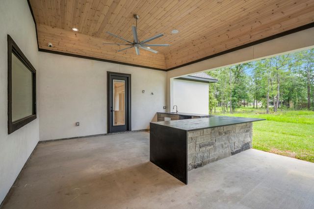 247 County Road 66111, Dayton, TX 77535