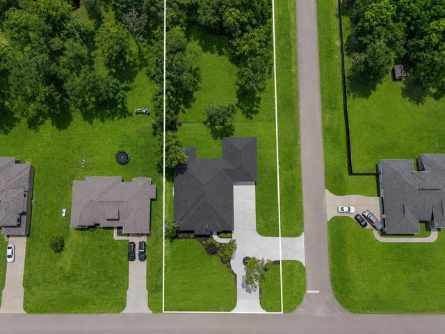 247 County Road 66111, Dayton, TX 77535