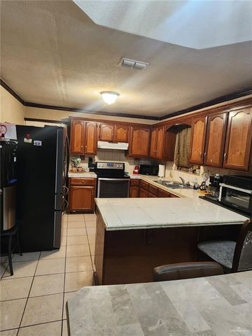 502 W Albatross Avenue, Pharr, TX 78577