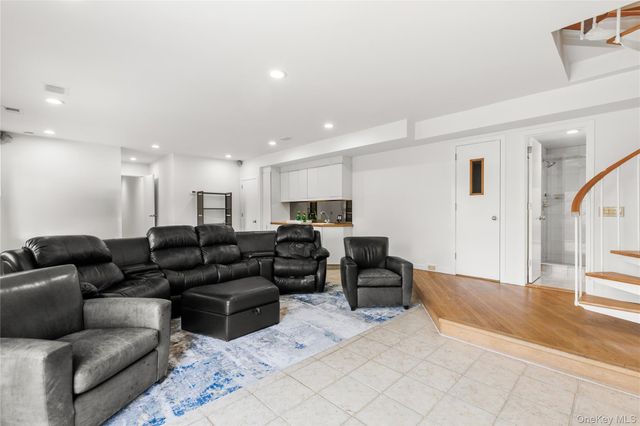 3 Lakeside Drive, Rye, NY 10580