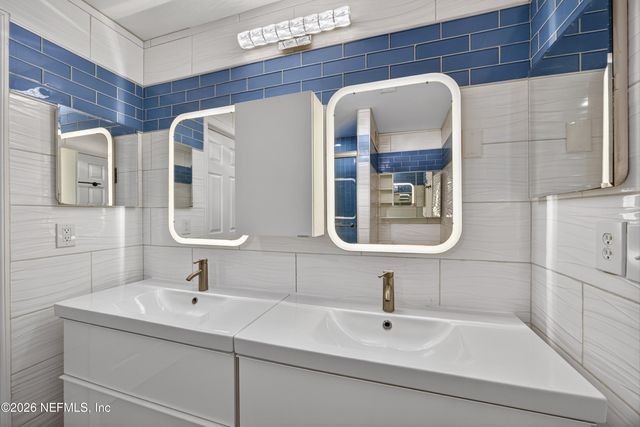 13810 SUTTON PARK Drive 220, Jacksonville, FL 32224