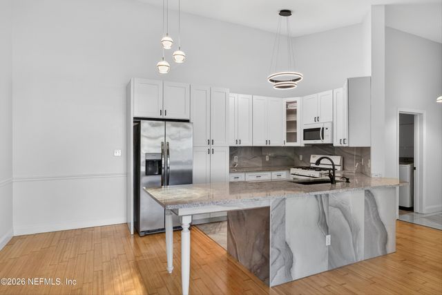 13810 SUTTON PARK Drive 220, Jacksonville, FL 32224