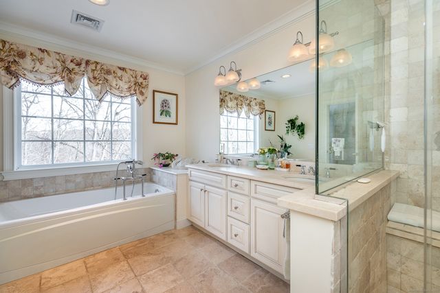 250 Hunter Drive 250, Litchfield, CT 06759