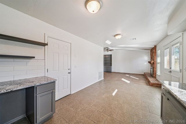 582 E 133rd Place, Glenpool, OK 74033