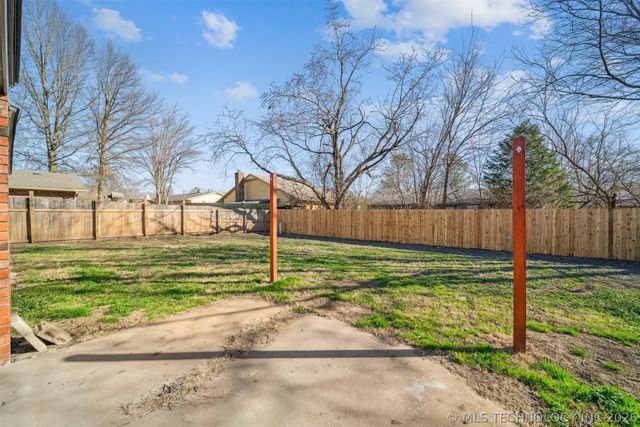 582 E 133rd Place, Glenpool, OK 74033