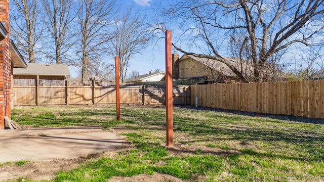 582 E 133rd Place, Glenpool, OK 74033