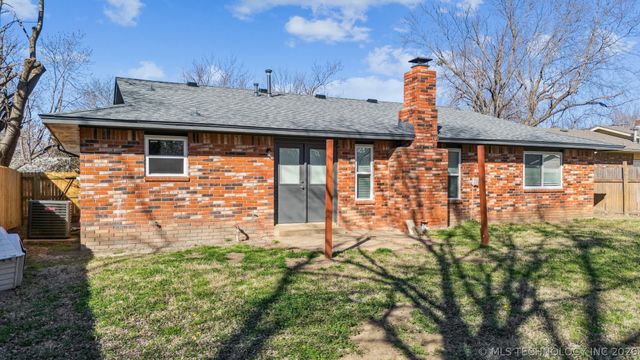 582 E 133rd Place, Glenpool, OK 74033