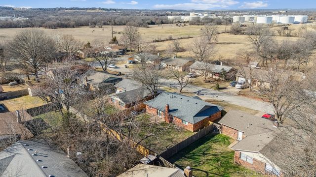 582 E 133rd Place, Glenpool, OK 74033