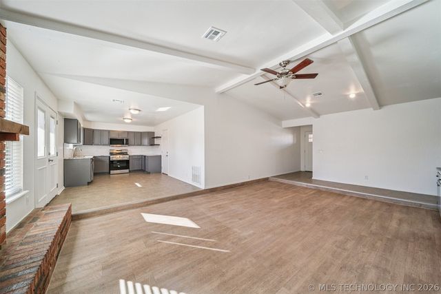 582 E 133rd Place, Glenpool, OK 74033