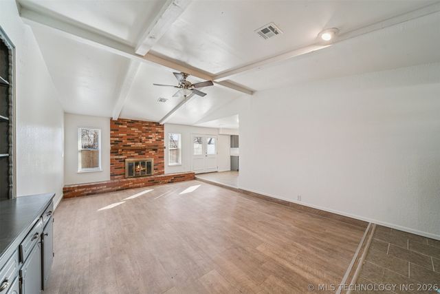 582 E 133rd Place, Glenpool, OK 74033