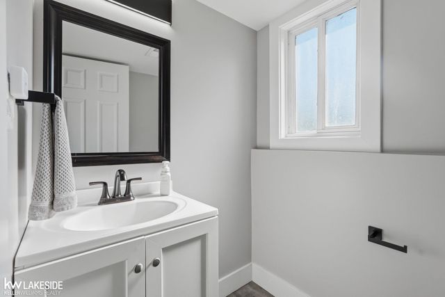 40916 Pickett Ridge Road, Sterling Heights, MI 48313