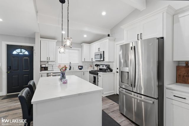 40916 Pickett Ridge Road, Sterling Heights, MI 48313
