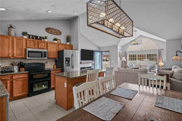 34 King Street, Coventry, RI 02816