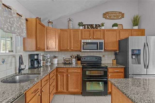 34 King Street, Coventry, RI 02816