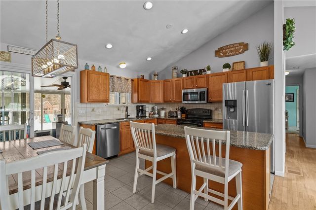 34 King Street, Coventry, RI 02816