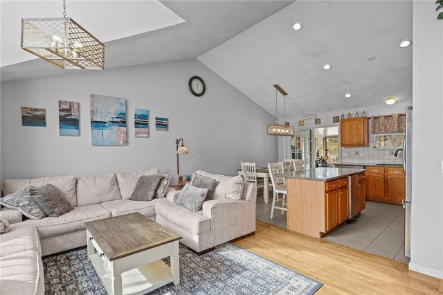 34 King Street, Coventry, RI 02816