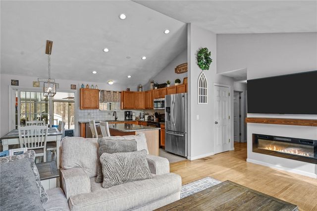 34 King Street, Coventry, RI 02816