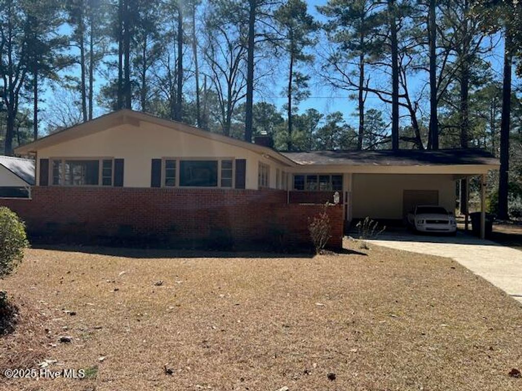 1303 Franklin Avenue, Laurinburg, NC 28352