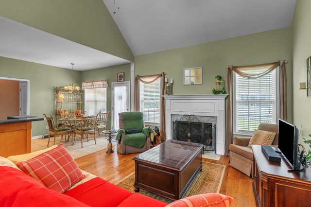 1008 Graceland Way, Greenbrier, TN 37073