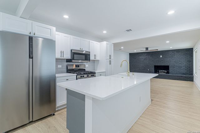 2918 HATTON ST, San Antonio, TX 78237