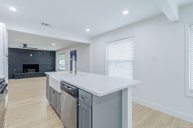 2918 HATTON ST, San Antonio, TX 78237