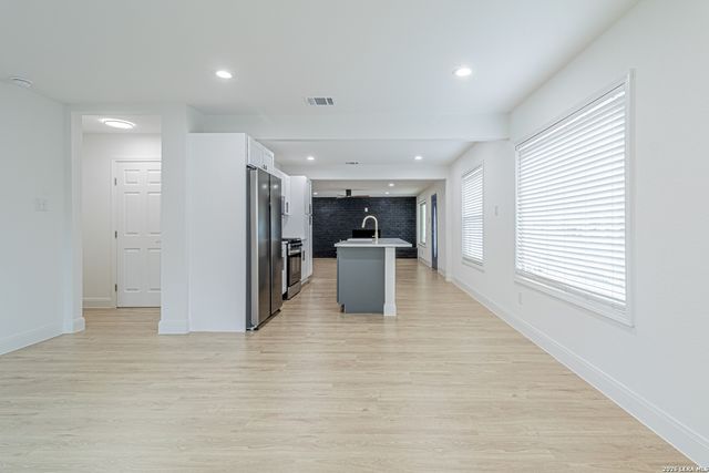 2918 HATTON ST, San Antonio, TX 78237