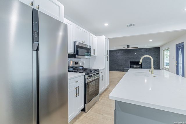 2918 HATTON ST, San Antonio, TX 78237