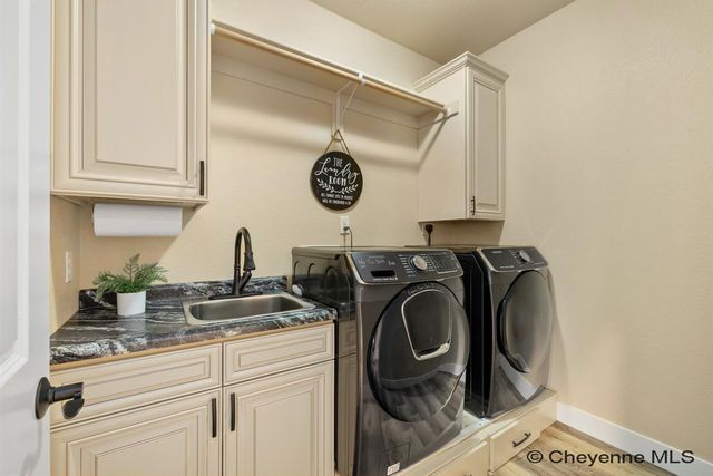 3216 LAND CT, Cheyenne, WY 82001