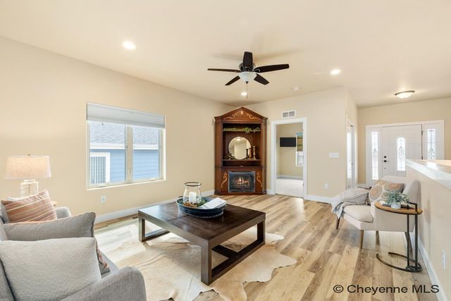 3216 LAND CT, Cheyenne, WY 82001