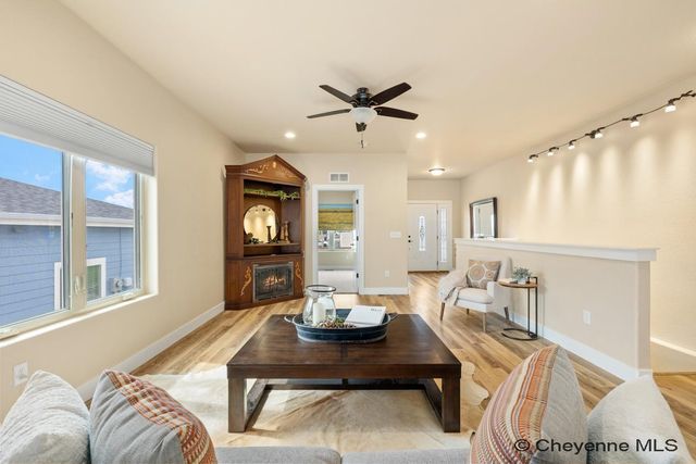 3216 LAND CT, Cheyenne, WY 82001