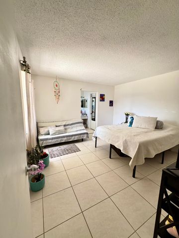 8600 NW 193rd Terrace, Hialeah, FL 33015