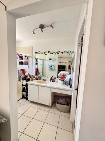 8600 NW 193rd Terrace, Hialeah, FL 33015