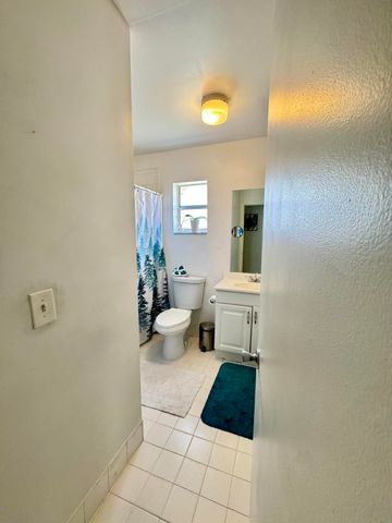 8600 NW 193rd Terrace, Hialeah, FL 33015