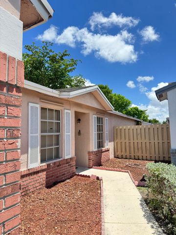 8600 NW 193rd Terrace, Hialeah, FL 33015