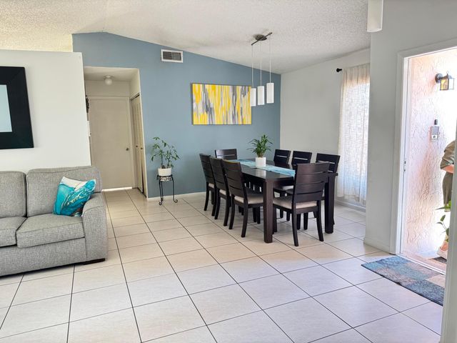 8600 NW 193rd Terrace, Hialeah, FL 33015