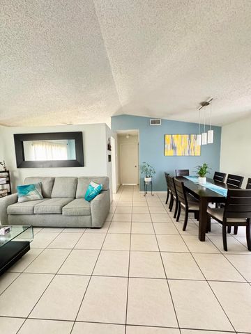 8600 NW 193rd Terrace, Hialeah, FL 33015