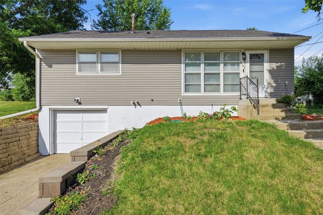 1101 38th Street SE, Cedar Rapids, IA 52403