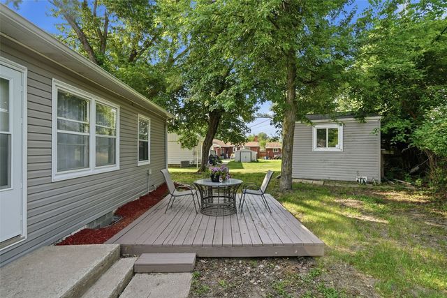 1101 38th Street SE, Cedar Rapids, IA 52403