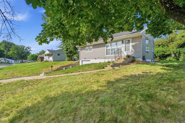 1101 38th Street SE, Cedar Rapids, IA 52403