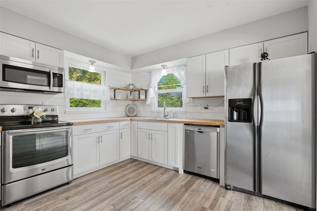 1101 38th Street SE, Cedar Rapids, IA 52403