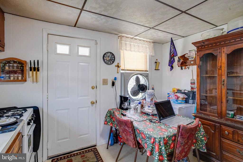 Image 15 of property listing at 900 RENFREW ST, Baltimore, MD 21221